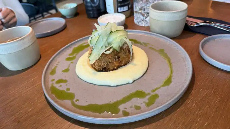 Krõbe kalapihv Roku resto Tallinnas. ToiduNautleja Restoranide Nädal