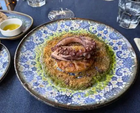 Tasca Portuguesa Tallinna vanalinnas. Portugali restoran kaheksajalg