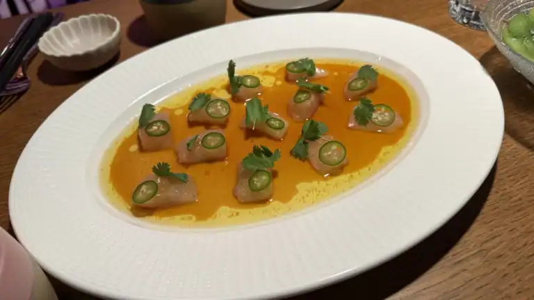 Jaapani restoran Roku Resto Porto Franco Tallinnas. Dorado ceviche