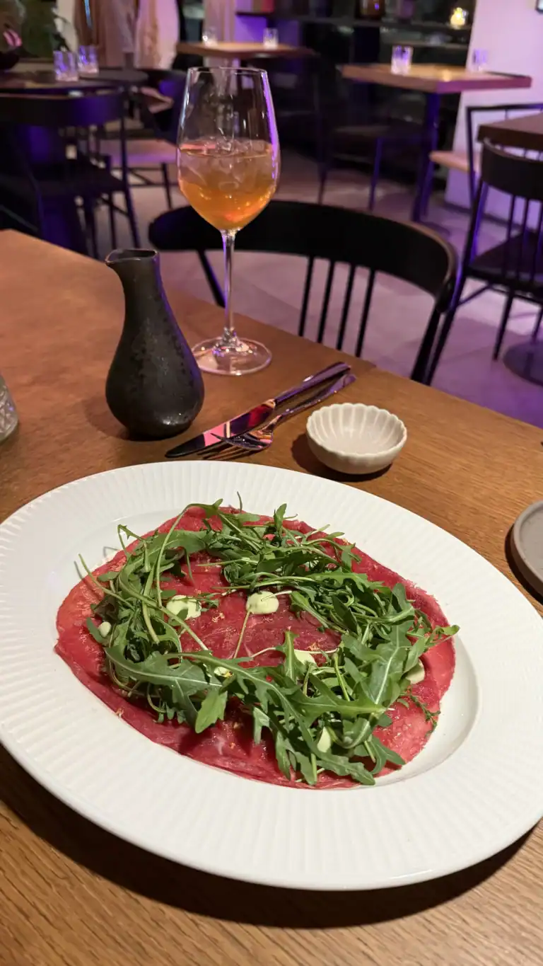 Jaapani restoran Roku Resto Porto Franco Tallinnas. Carpaccio