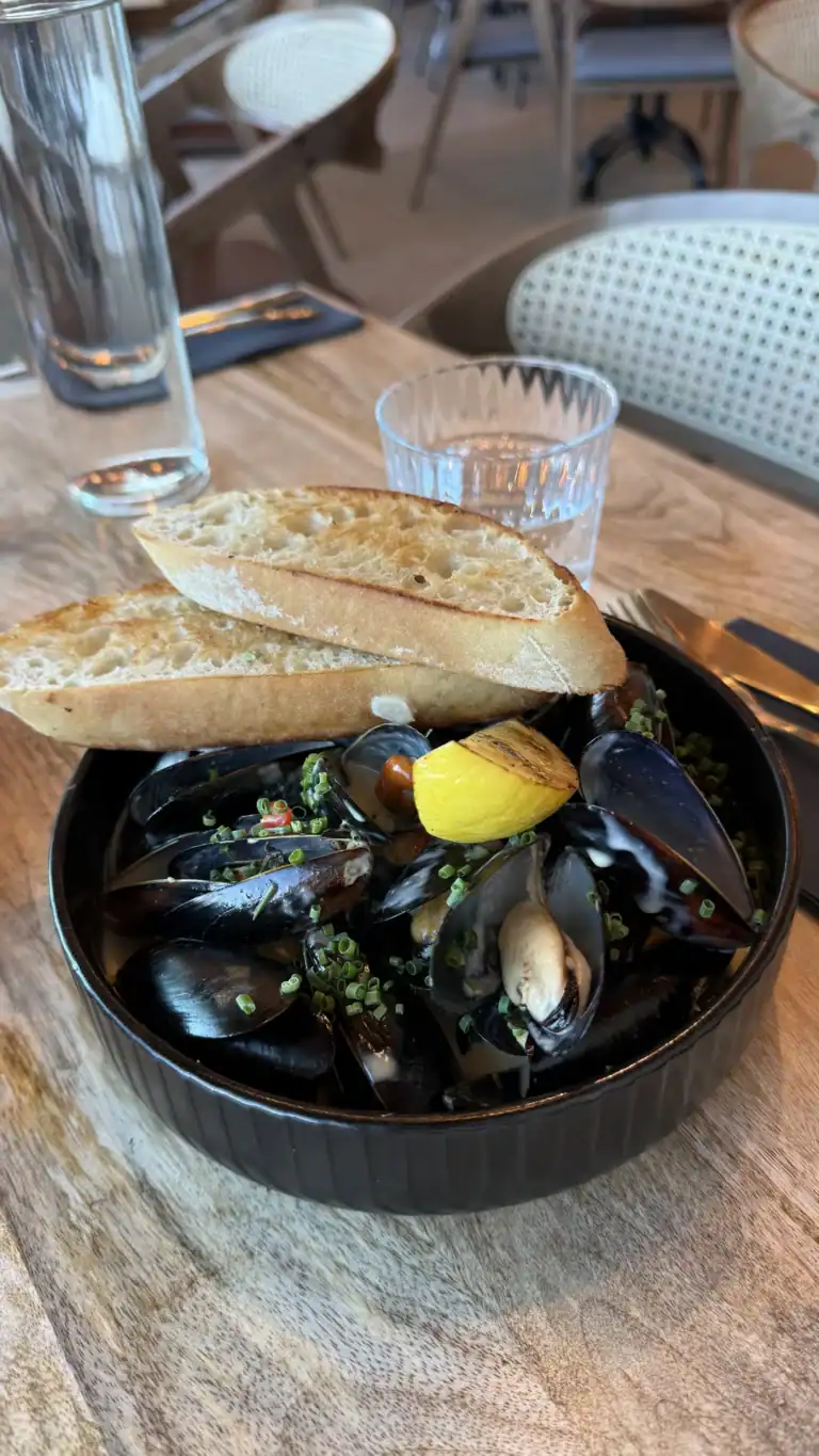 Restoran Puente Tallinn Noblessneris. Sinimerekarbid