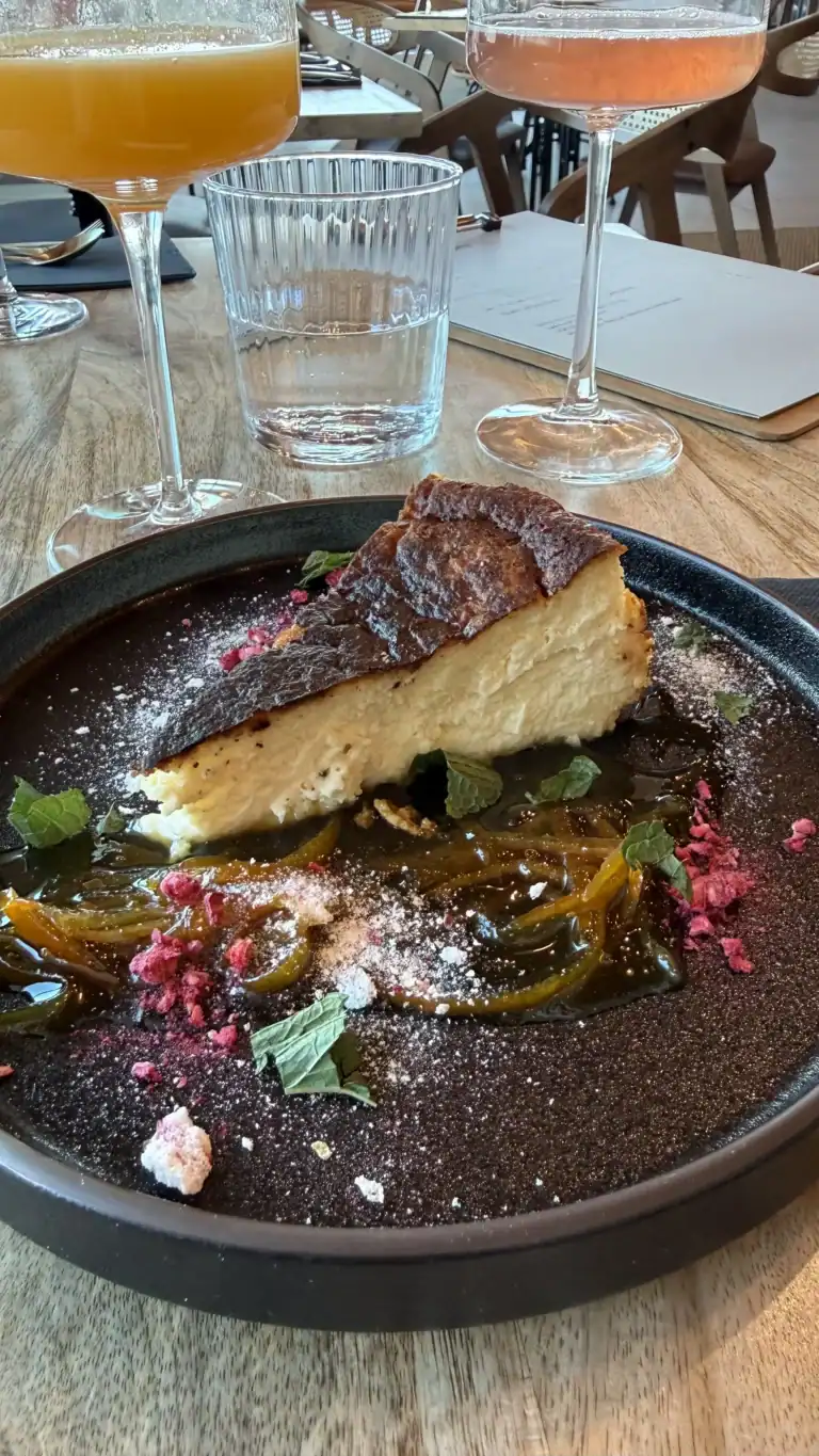 Restoran Puente Tallinn Noblessneris. Baski juustukook