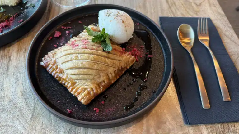 Restoran Puente Tallinn Noblessneris. Virsik taignas