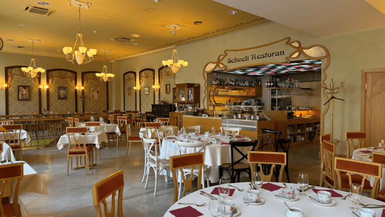 Scheeli restoran Tallinna vanalinnas