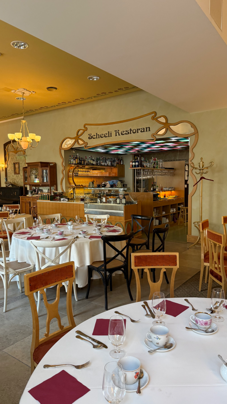 Scheeli restoran Tallinna vanalinnas