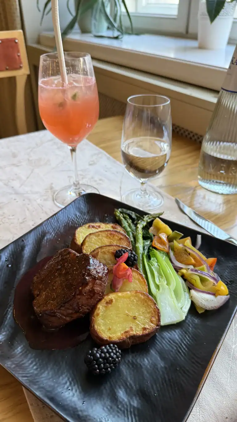 Scheeli restoran Tallinna vanalinnas