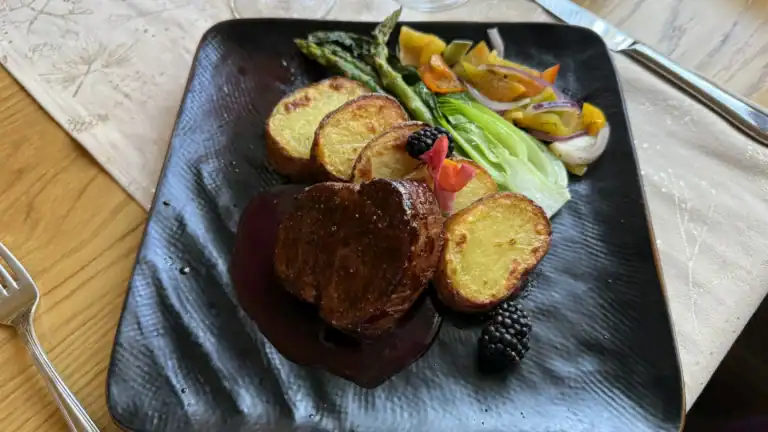 Scheeli restoran Tallinna vanalinnas