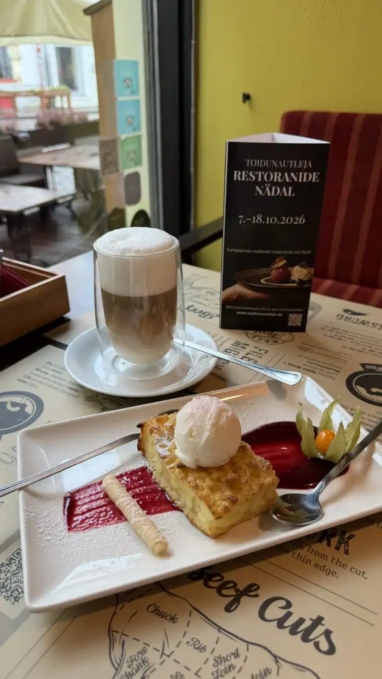 Apple cake with ice cream at Meat & Wine Steak House Tallinn