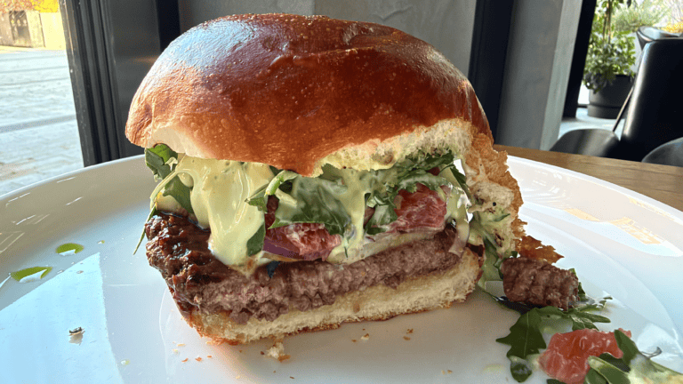 Udu restaurant Porto Franco hamburger